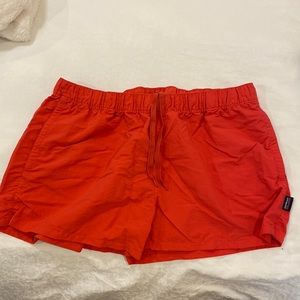 Coral 2.5 patagonia shorts!